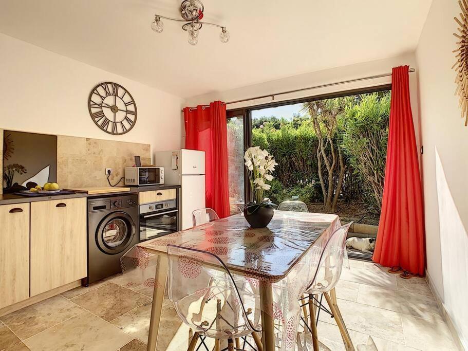Superbe Appartement En Bord De Mer Bandol Eksteriør billede